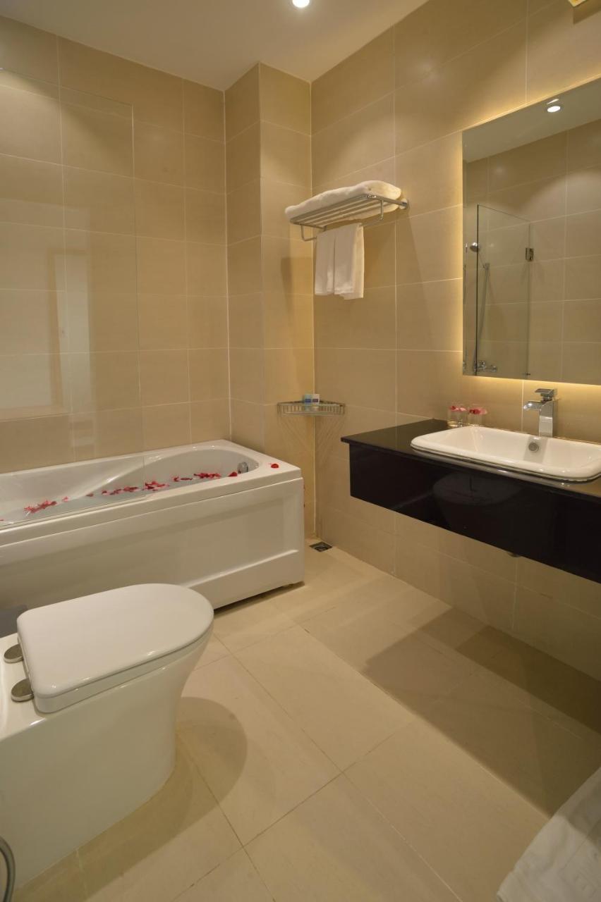 Pandora Saigon Hotel โฮจิมินห์ซิตี้ ภายนอก รูปภาพ