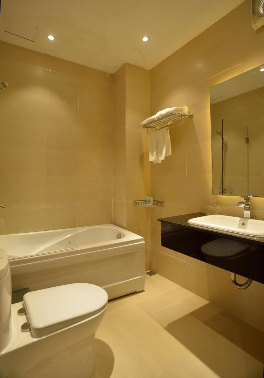 Pandora Saigon Hotel โฮจิมินห์ซิตี้ ภายนอก รูปภาพ