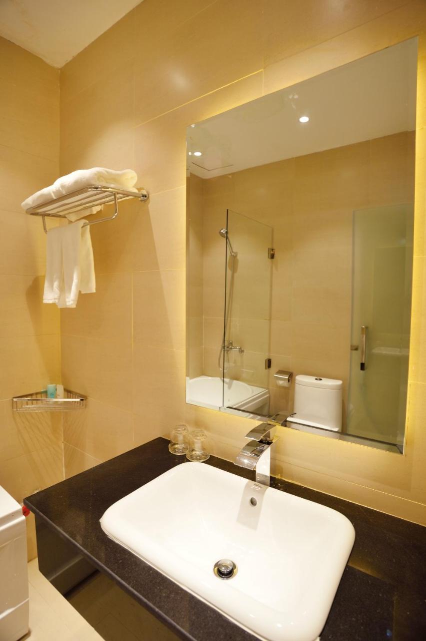 Pandora Saigon Hotel โฮจิมินห์ซิตี้ ภายนอก รูปภาพ
